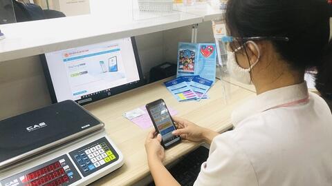Bưu điện Việt Nam triển khai gia hạn thẻ BHYT qua hình thức thu trực tuyến